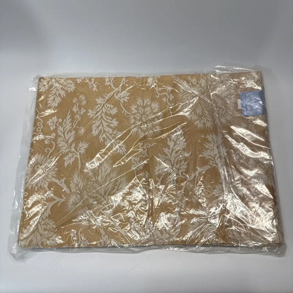 Vintage Wedgewood Canterbury Gold Tablecloth‎ 70